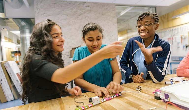 How Hutch Tech Supports Female Students in Tech: Mentorship & Success Stories