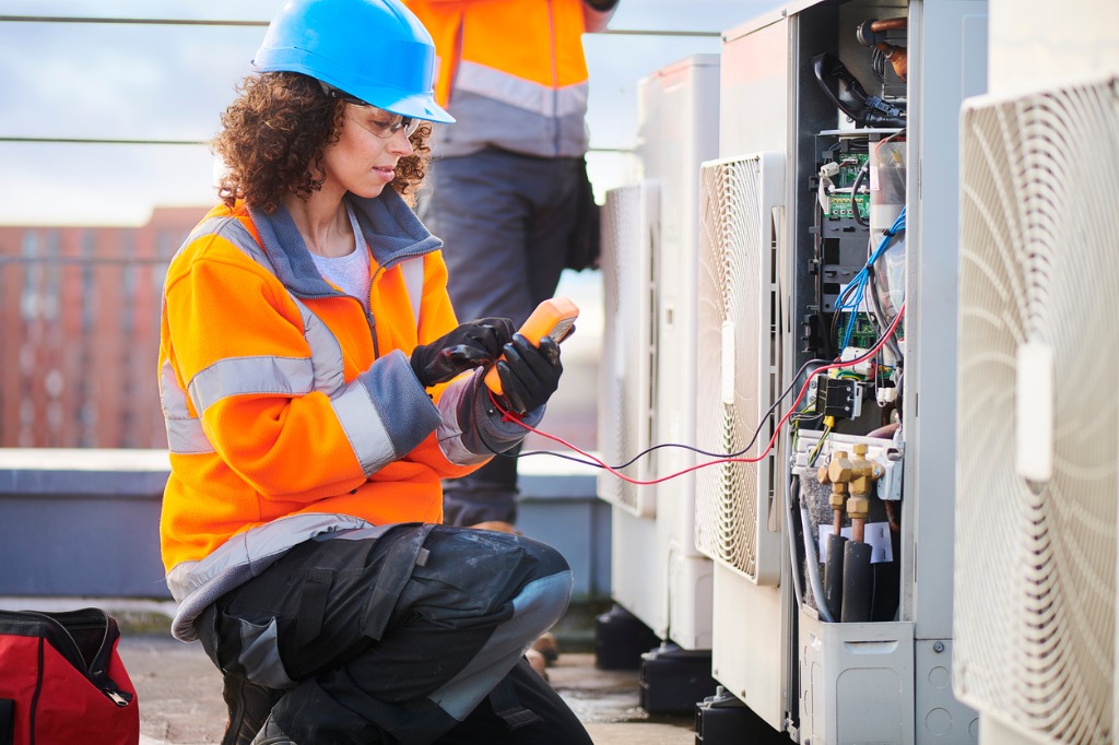 How Much to Tip AC Technicians: A Complete Guide for Homeowners