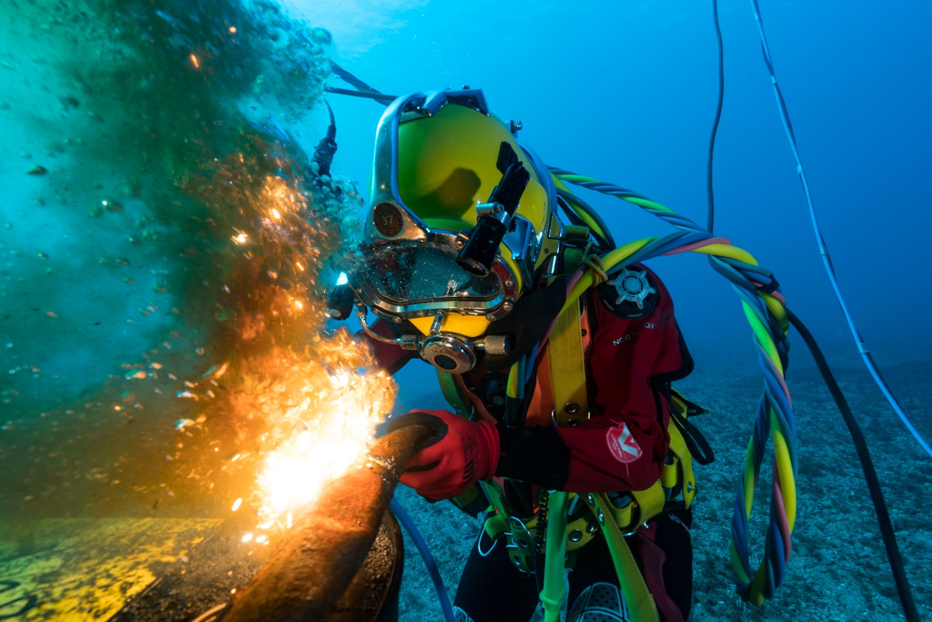 The Global Number of Underwater Welders: What You Need to Know