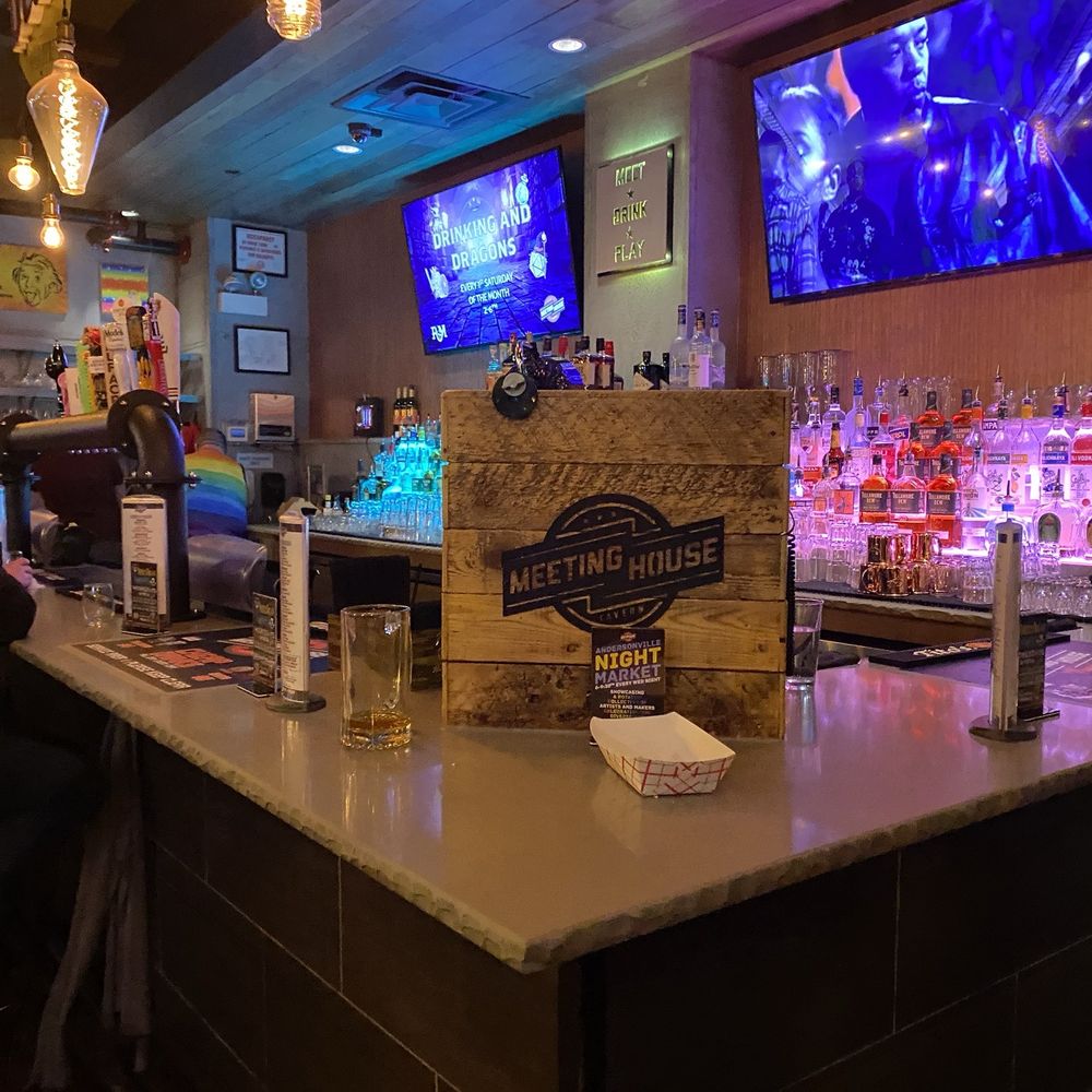 Best Sports Bars in Vernon Hills: Top Spots for Drinks and Games