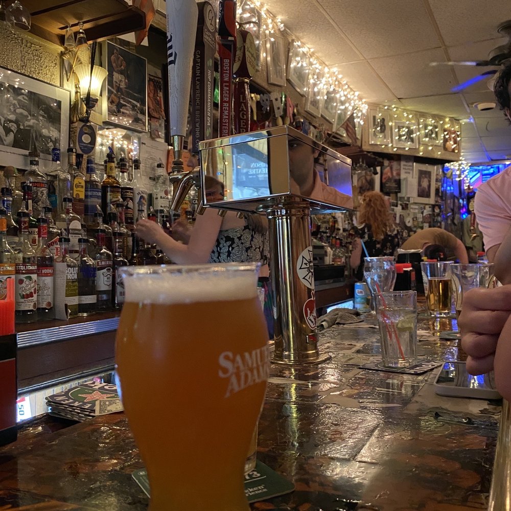 Finding Sports Bars Open on Christmas Day Near You