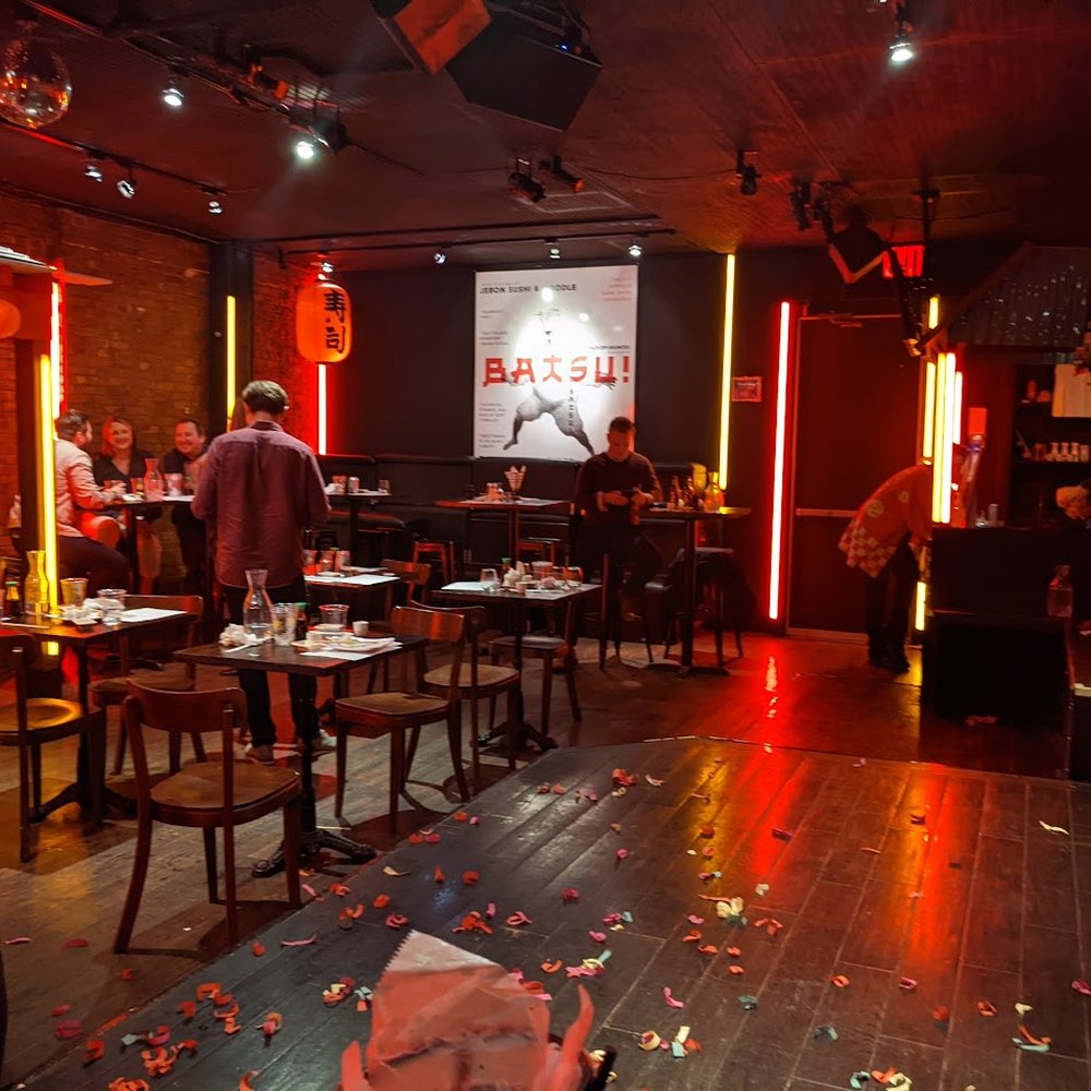 Where to go for Dinner and entertainment near me Open Now