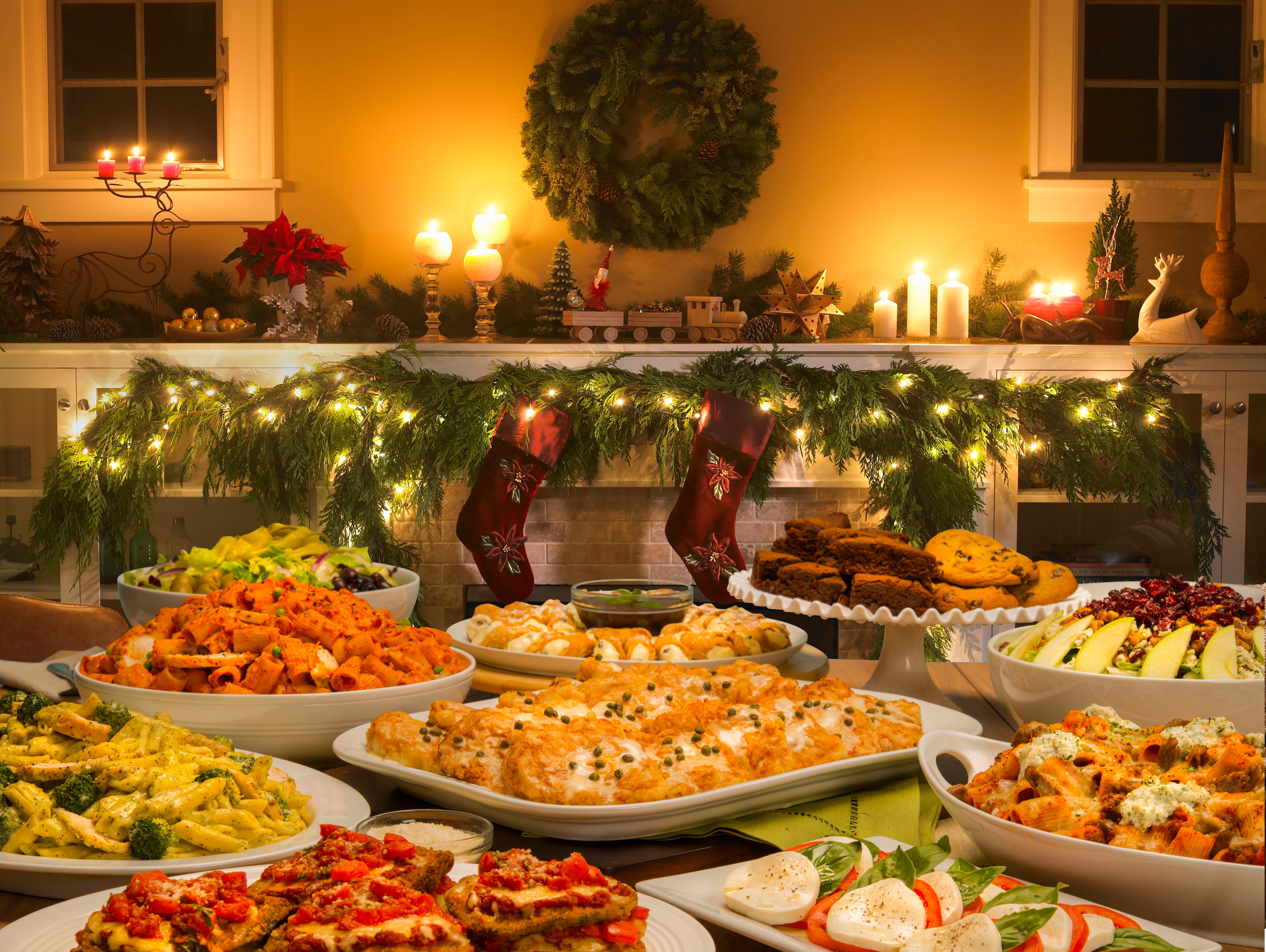 Where to Eat Christmas Day? Food Near Me Open Now List!