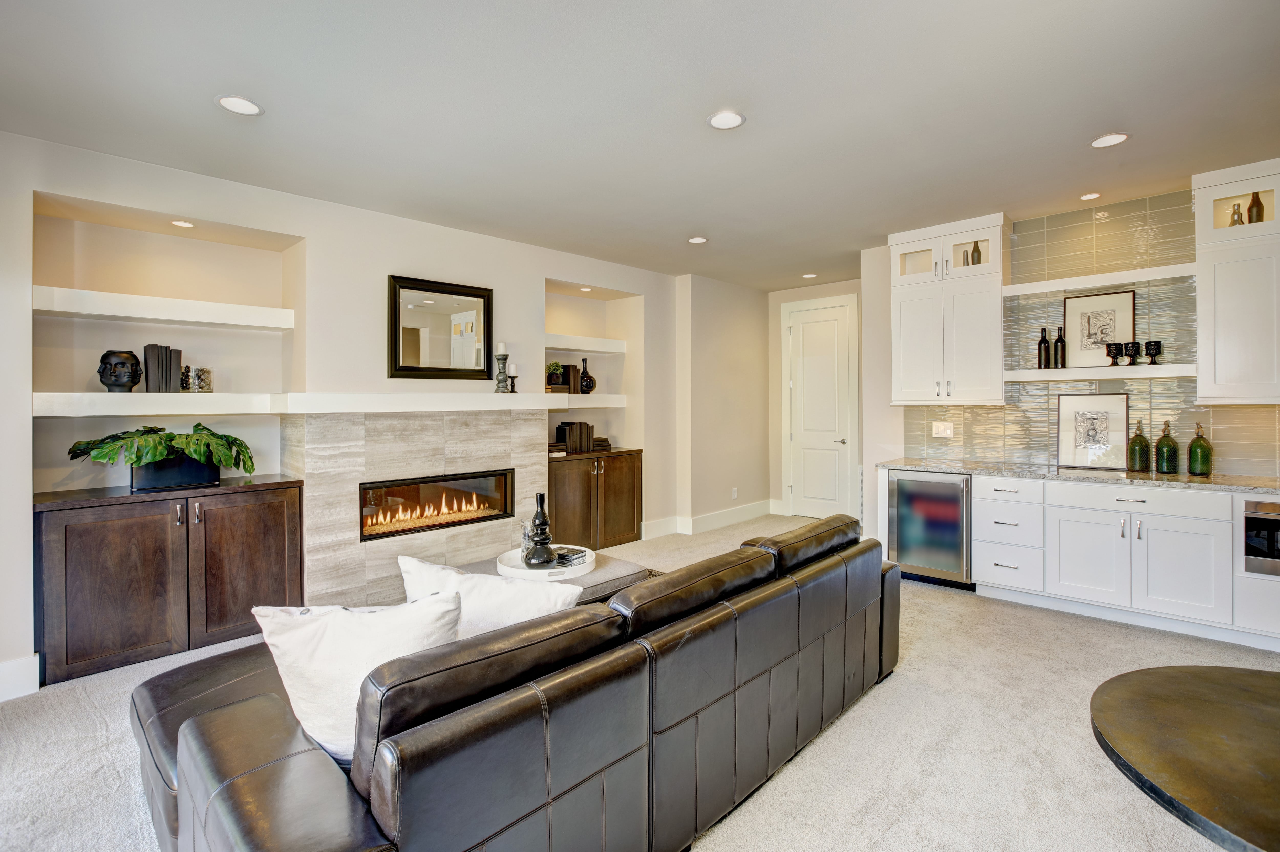 Need ideas for an entertainment center bar nook cabinet to match your identical entertainment room? Find them here!