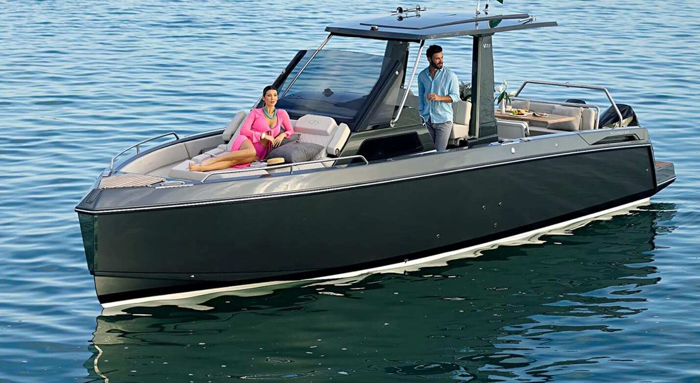 Why use a business boat? Key advantages for saving money on travel!